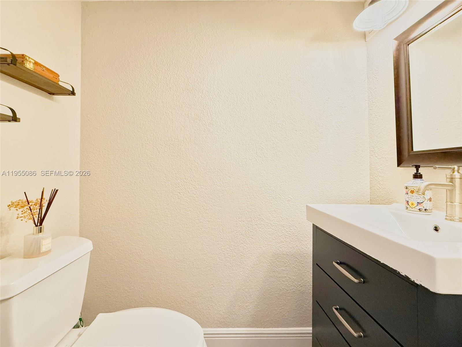 SNAPPER CREEK TOWNHOUSES - Residential