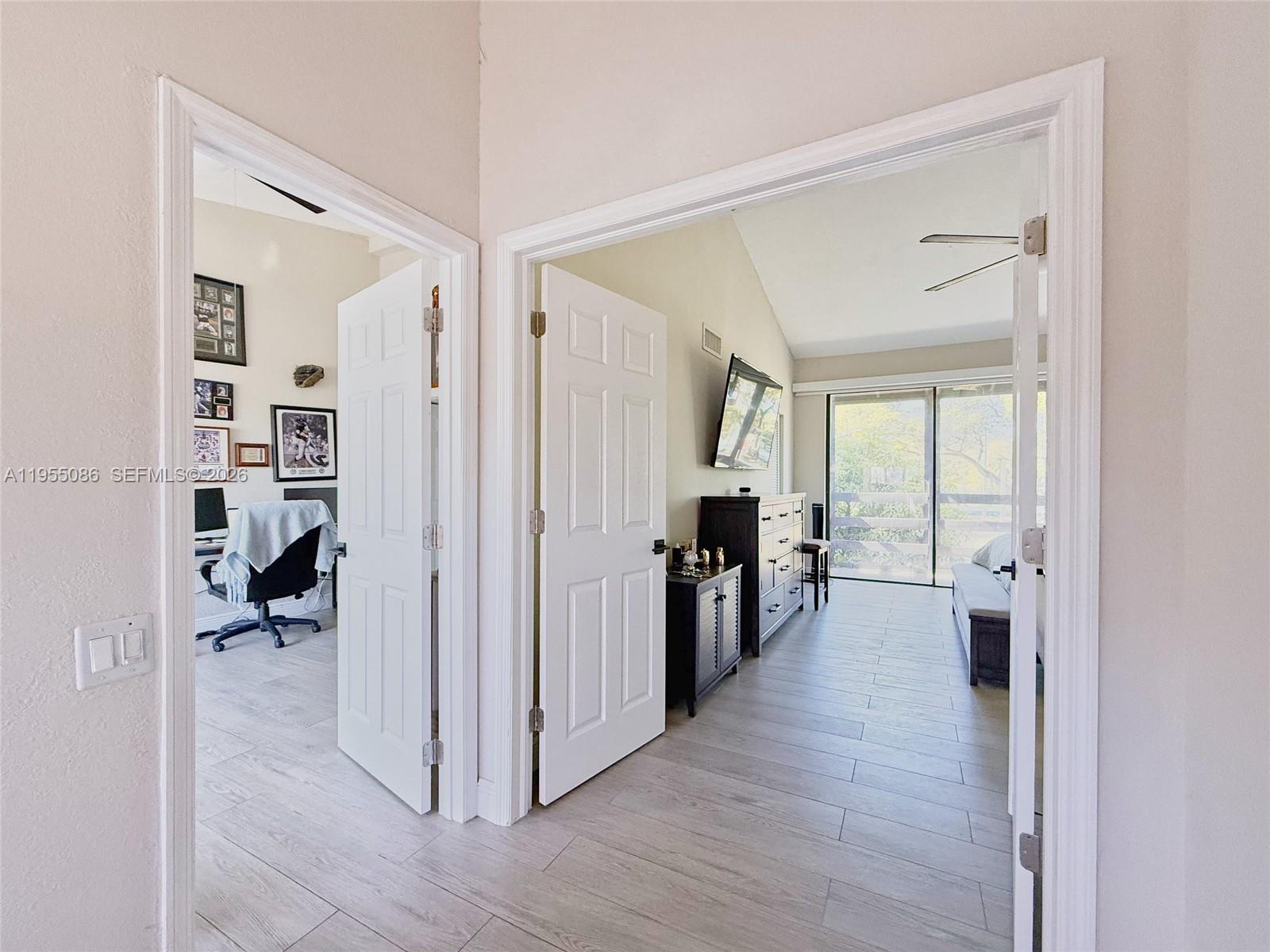 SNAPPER CREEK TOWNHOUSES - Residential