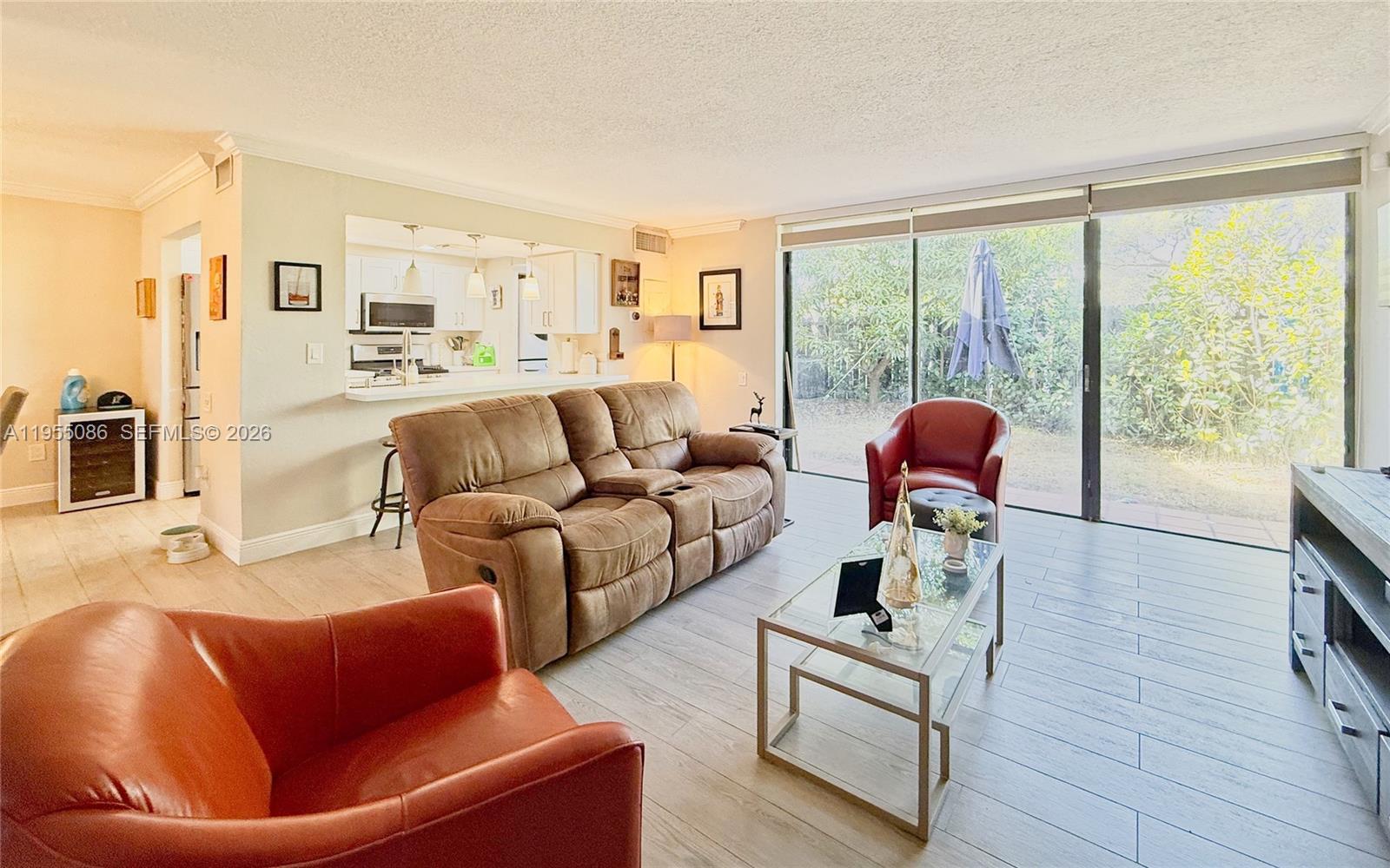 SNAPPER CREEK TOWNHOUSES - Residential