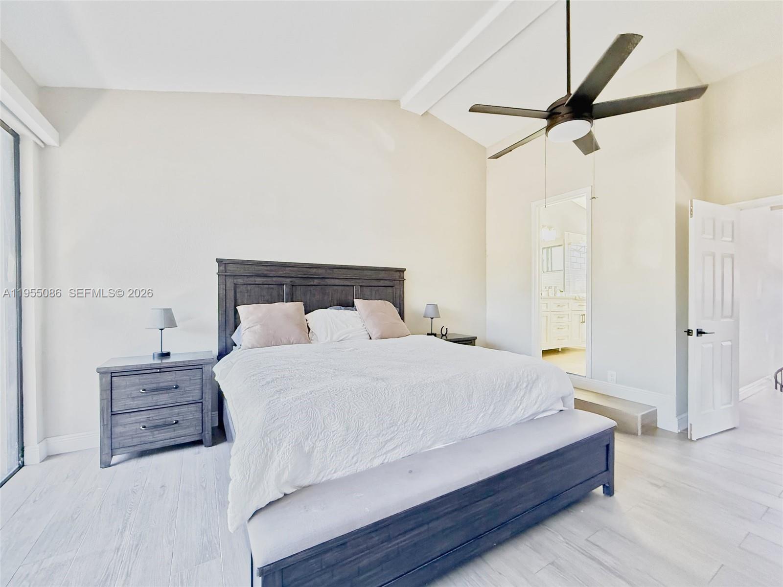 SNAPPER CREEK TOWNHOUSES - Residential