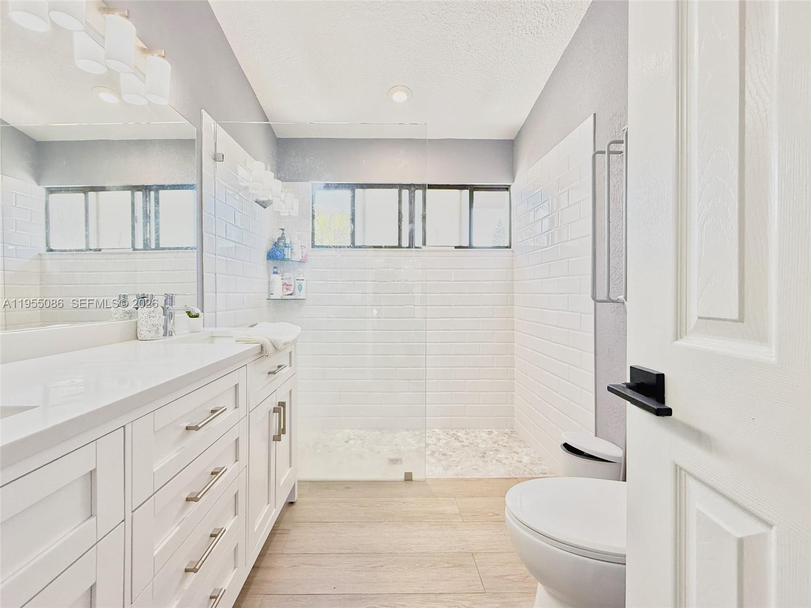 SNAPPER CREEK TOWNHOUSES - Residential