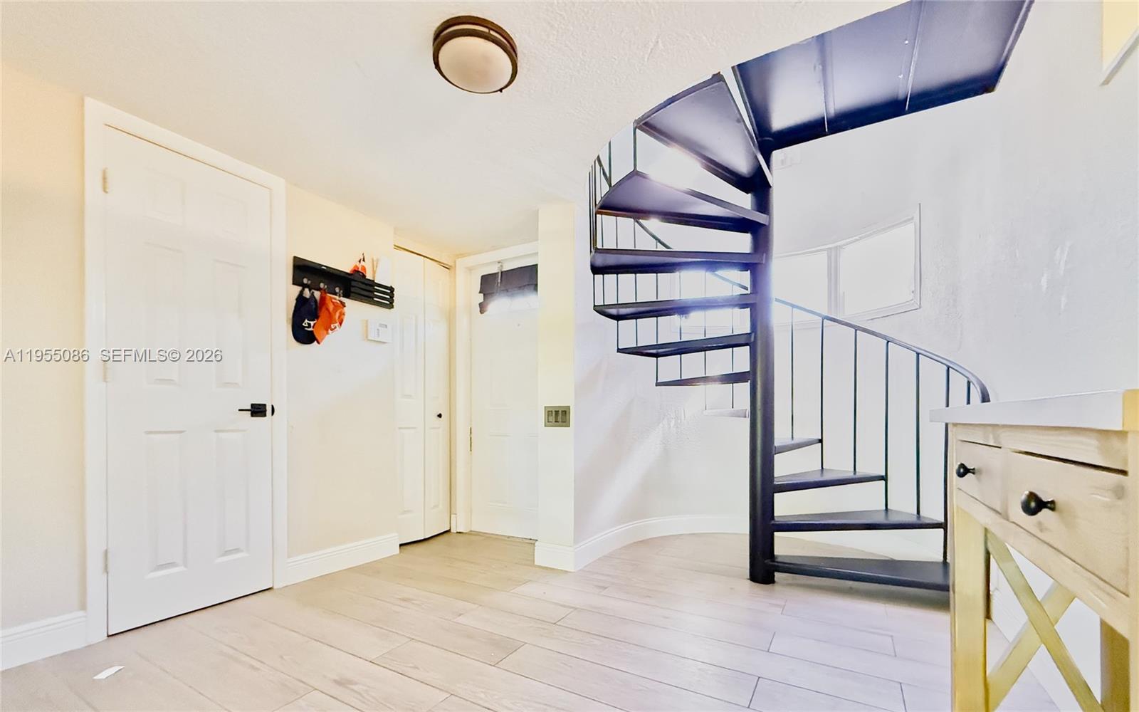 SNAPPER CREEK TOWNHOUSES - Residential