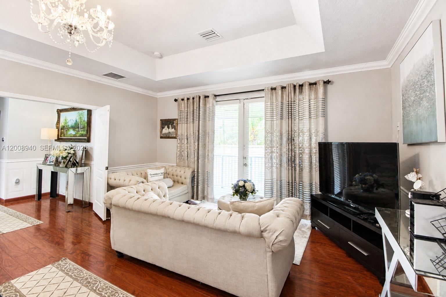 PALM ISLE ESTATES - Residential