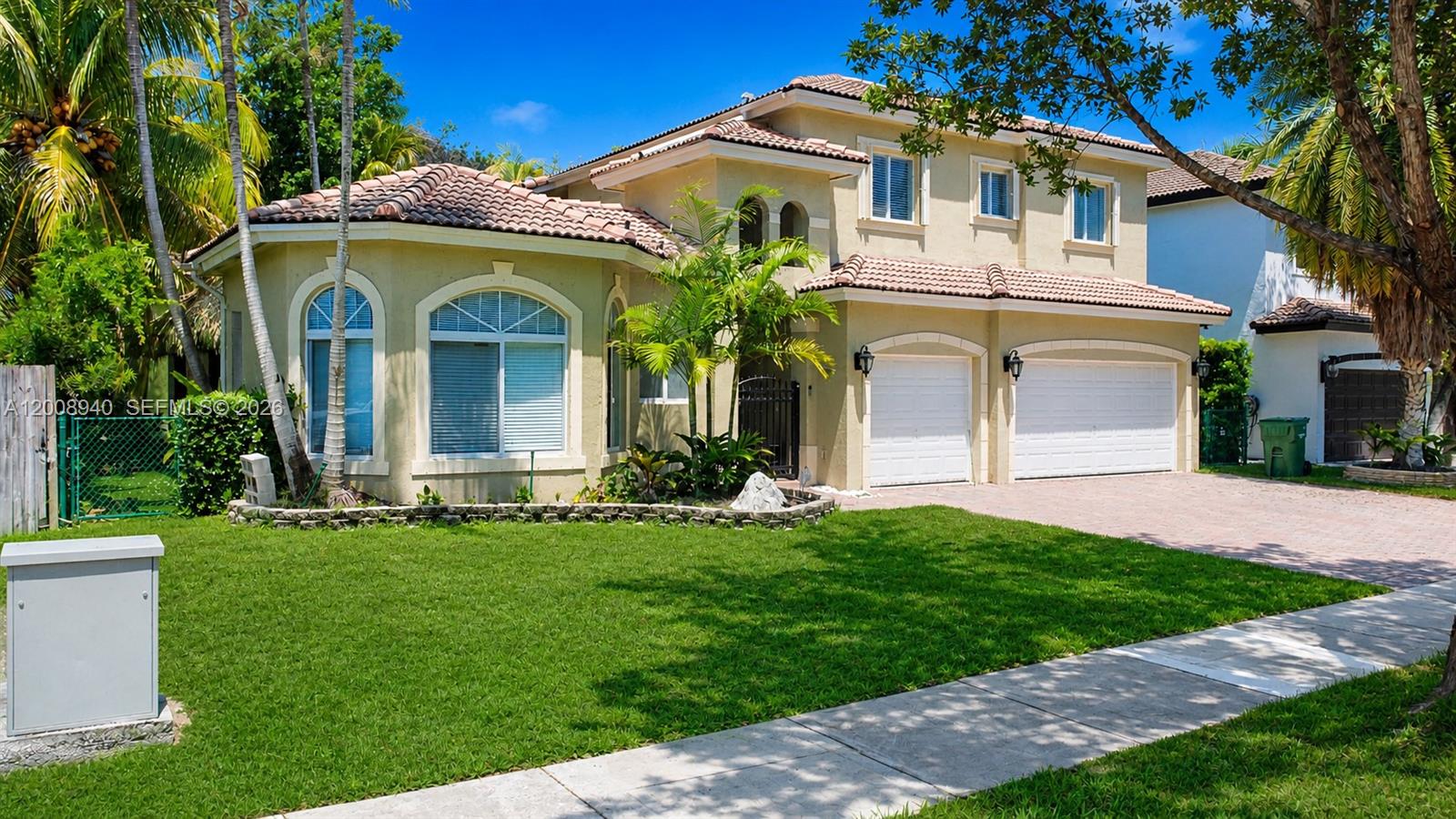 PALM ISLE ESTATES - Residential