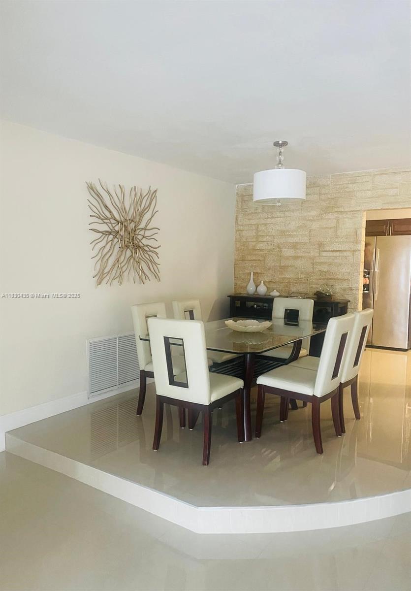 HOLLYWOOD PINES NO 2 AMEN - Residential