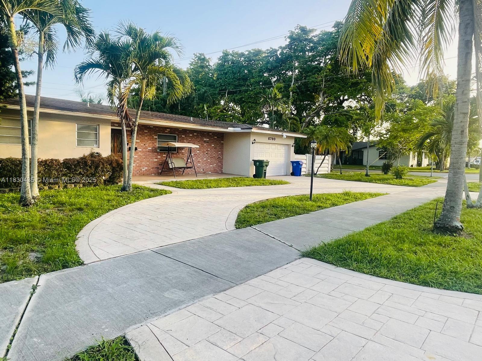 HOLLYWOOD PINES NO 2 AMEN - Residential