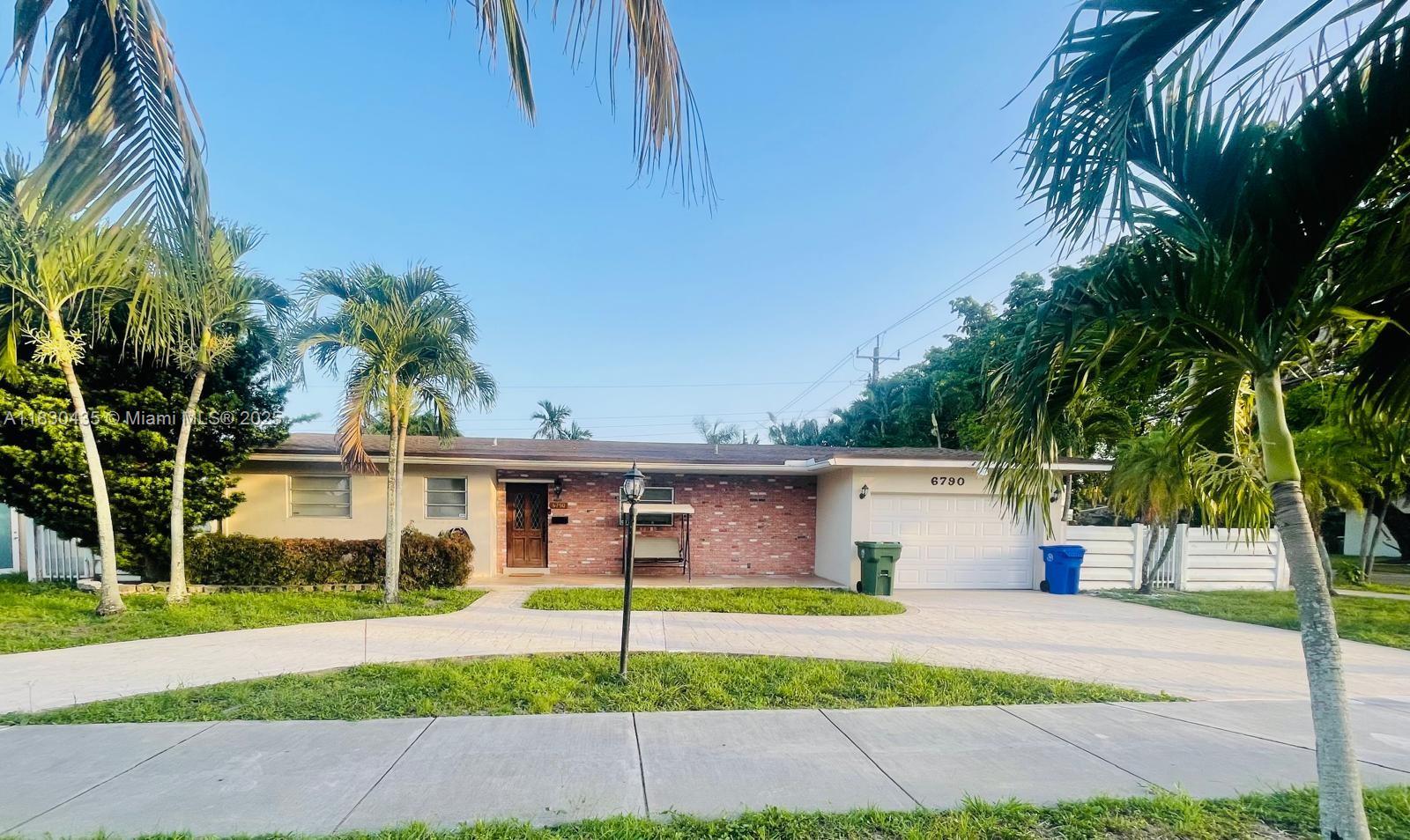 HOLLYWOOD PINES NO 2 AMEN - Residential