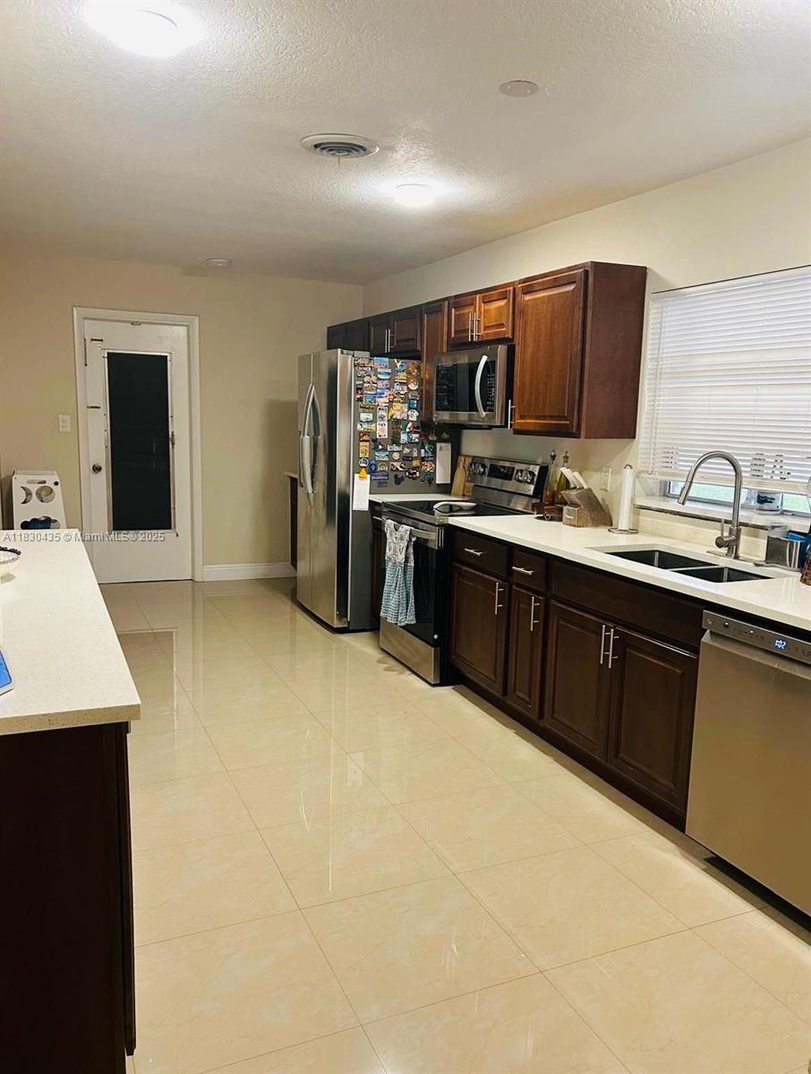 HOLLYWOOD PINES NO 2 AMEN - Residential