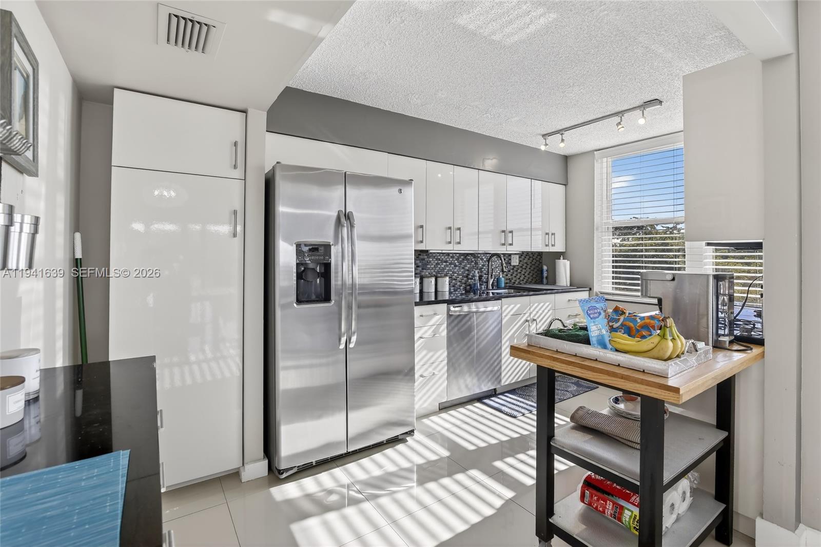 CONDOMINIUM 8 OF ENVIRON - Residential