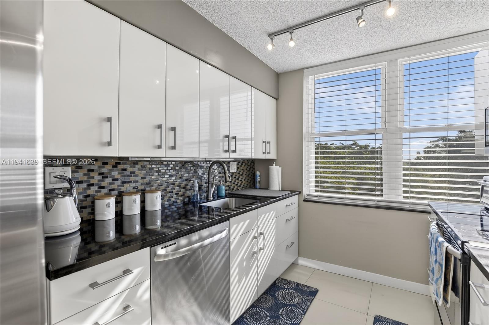 CONDOMINIUM 8 OF ENVIRON - Residential