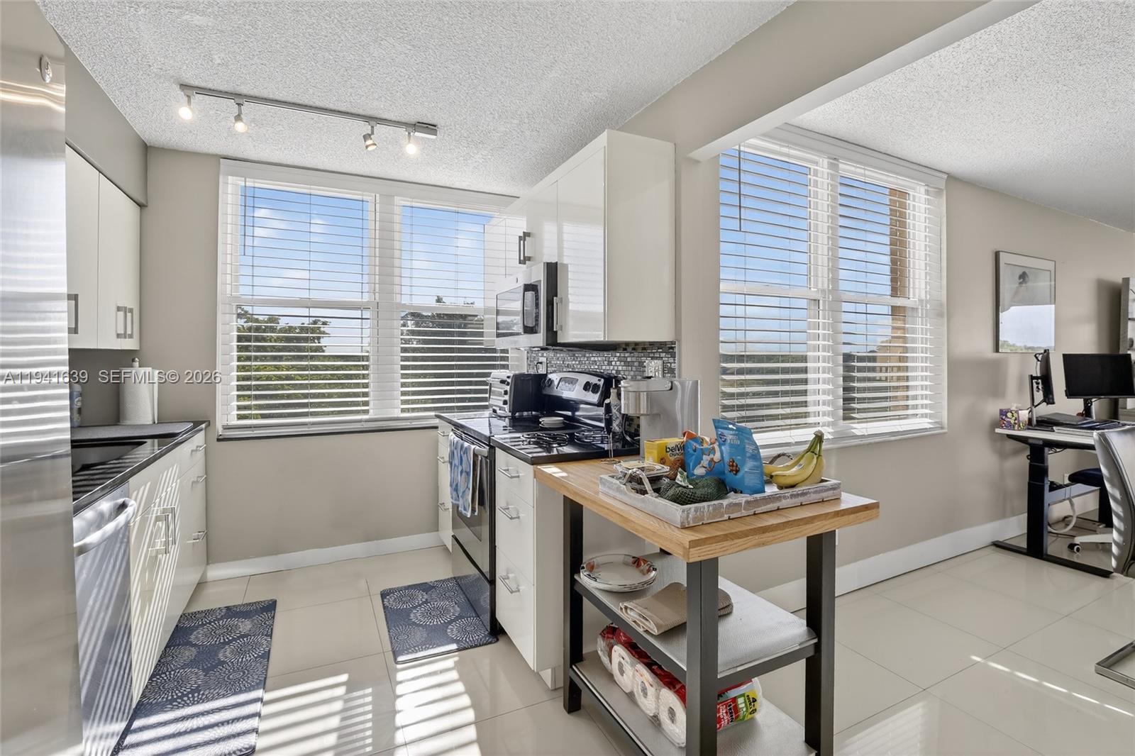 CONDOMINIUM 8 OF ENVIRON - Residential