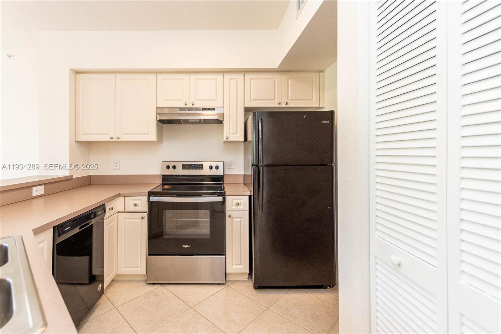 CYPRESS POINTE AT CORAL S - Residential