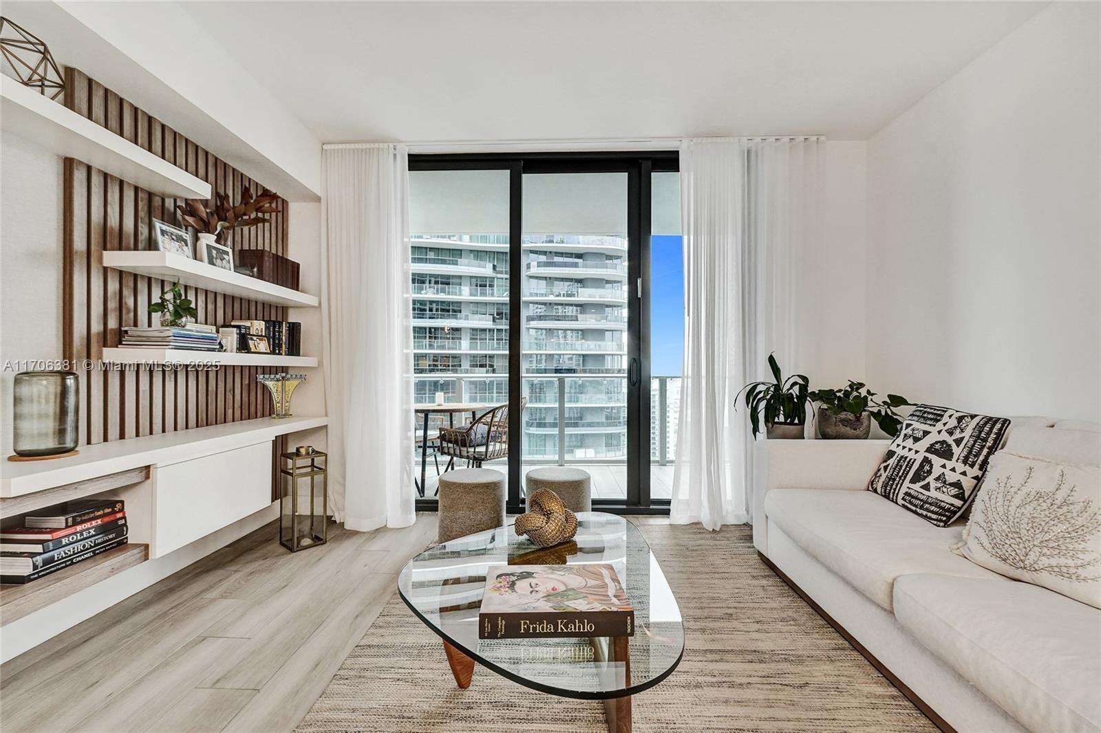 View photos, virtual tours, details... 1010 Brickell Ave 4009