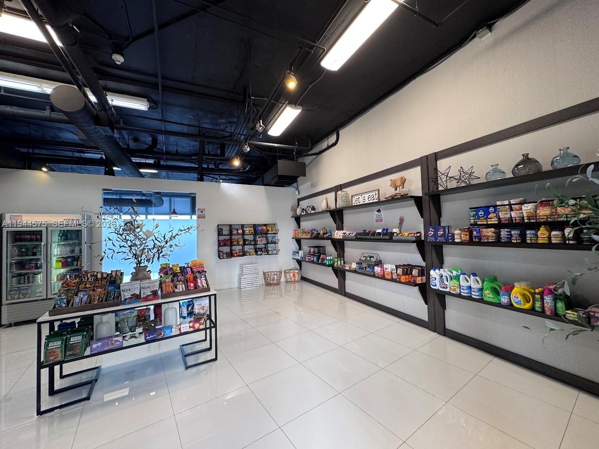 BLUE CONDO - Residential