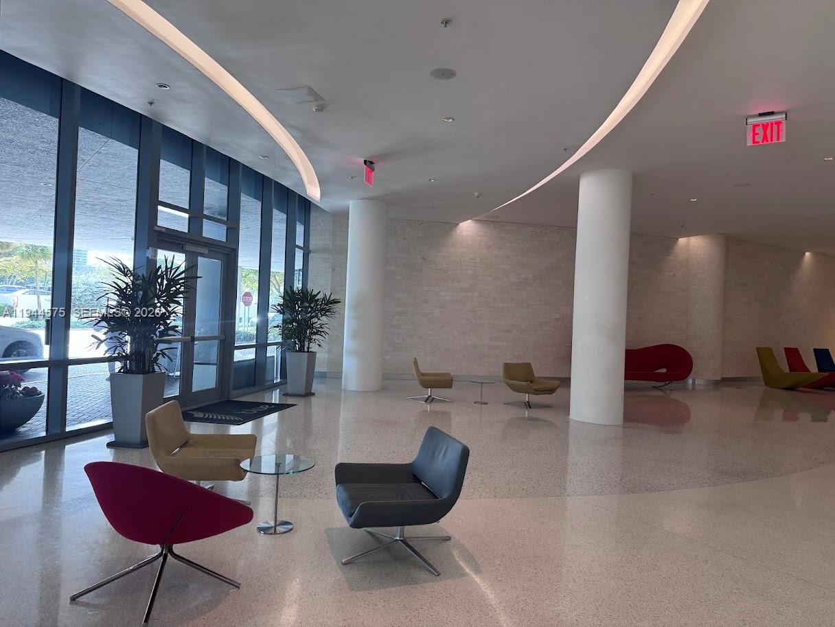 BLUE CONDO - Residential