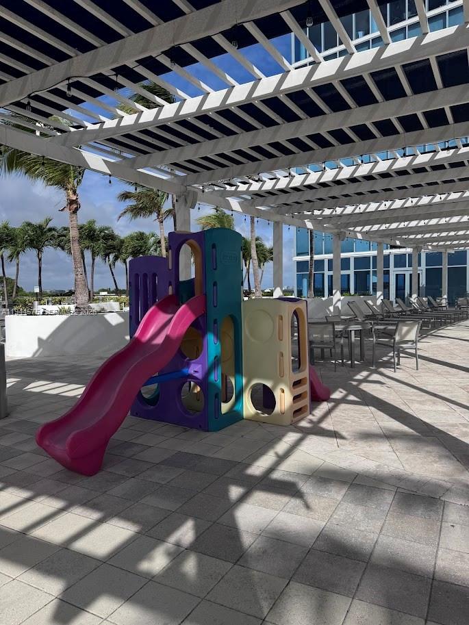 BLUE CONDO - Residential