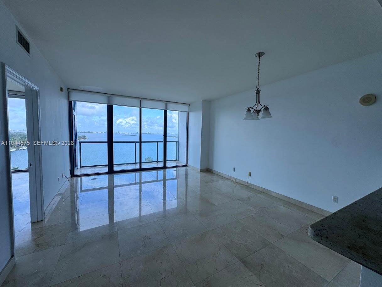 BLUE CONDO - Residential