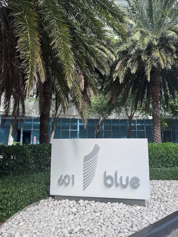 BLUE CONDO - Residential