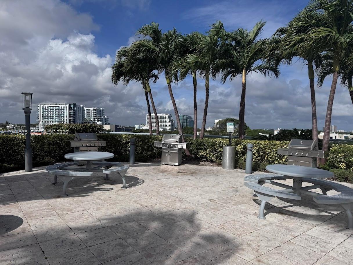 BLUE CONDO - Residential