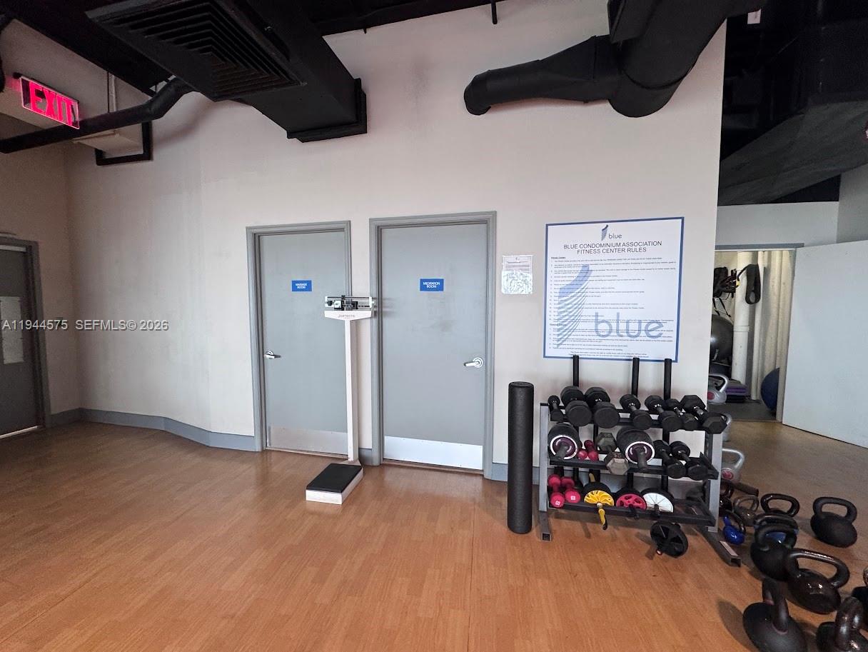 BLUE CONDO - Residential