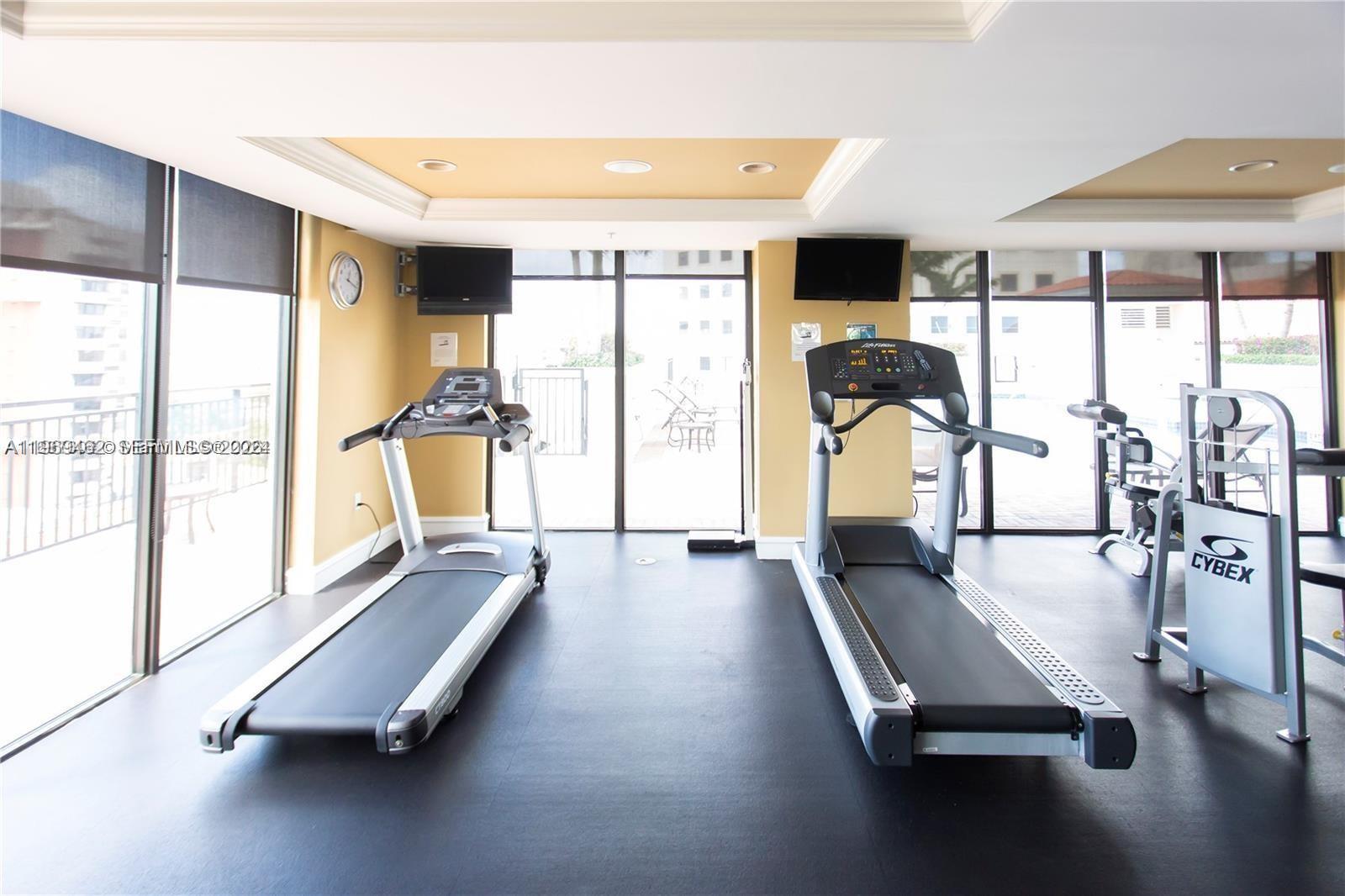 PUERTA DE PALMAS CONDO - Residential