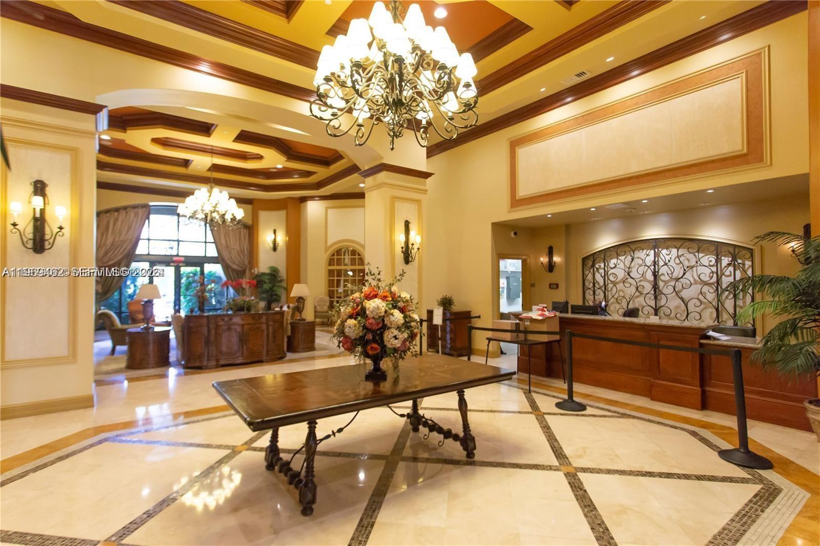 PUERTA DE PALMAS CONDO - Residential