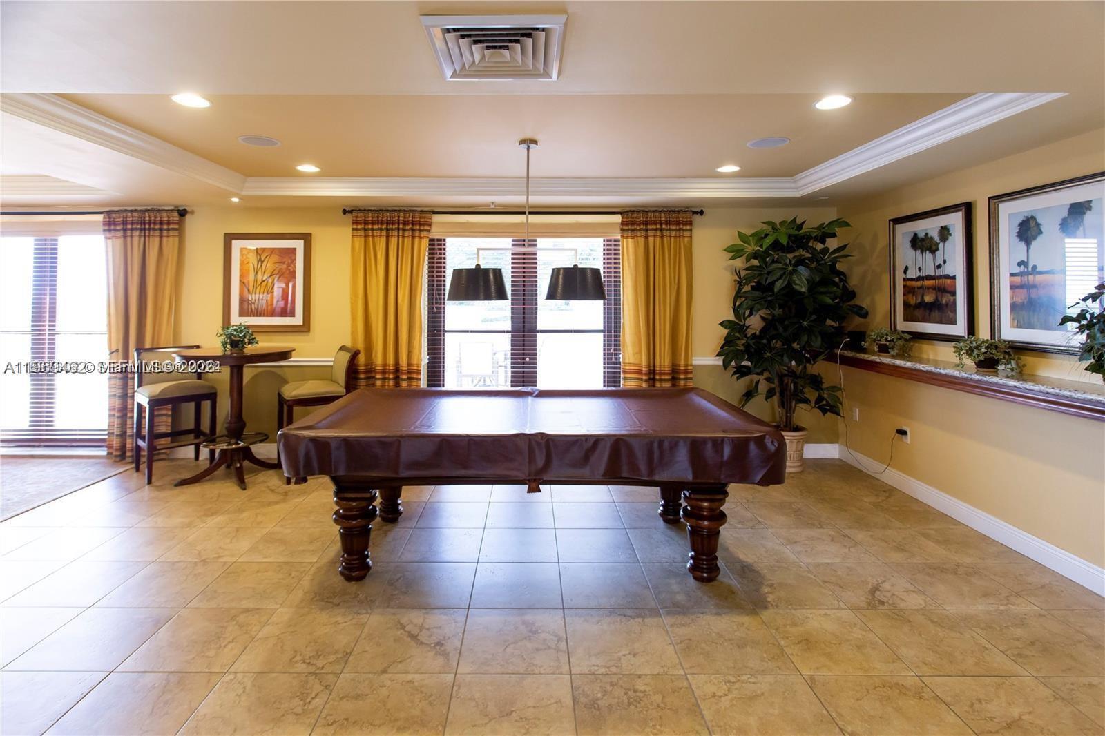 PUERTA DE PALMAS CONDO - Residential