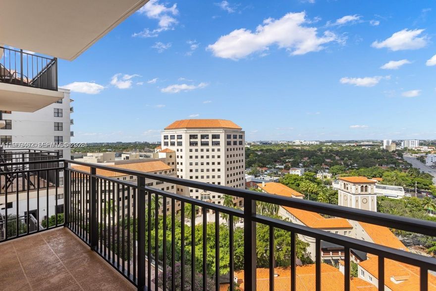 Magnificent 2 Beds /2 Baths unit with 2 Parking spaces at Puerta de Palmas, an exclusive Mediterranean building, located at the historic entrance of Coral Gables. Breathtaking views, split floorplan, and a wonderful, full-service building with heated pool, exercise room, putting green, clubhouse, business center, free valet parking for guests, and much more! Perfect location, just minutes away from Miami Airport, Dolphin expressway, the famous Miracle Mile full of restaurants, shops, theater, bookstores and more. Experience Coral Gables living at its finest in this 5-star condo community.