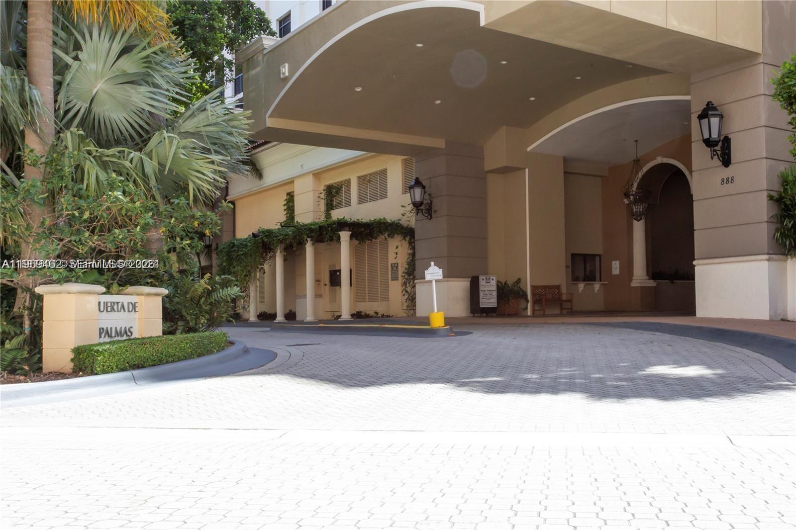 PUERTA DE PALMAS CONDO - Residential