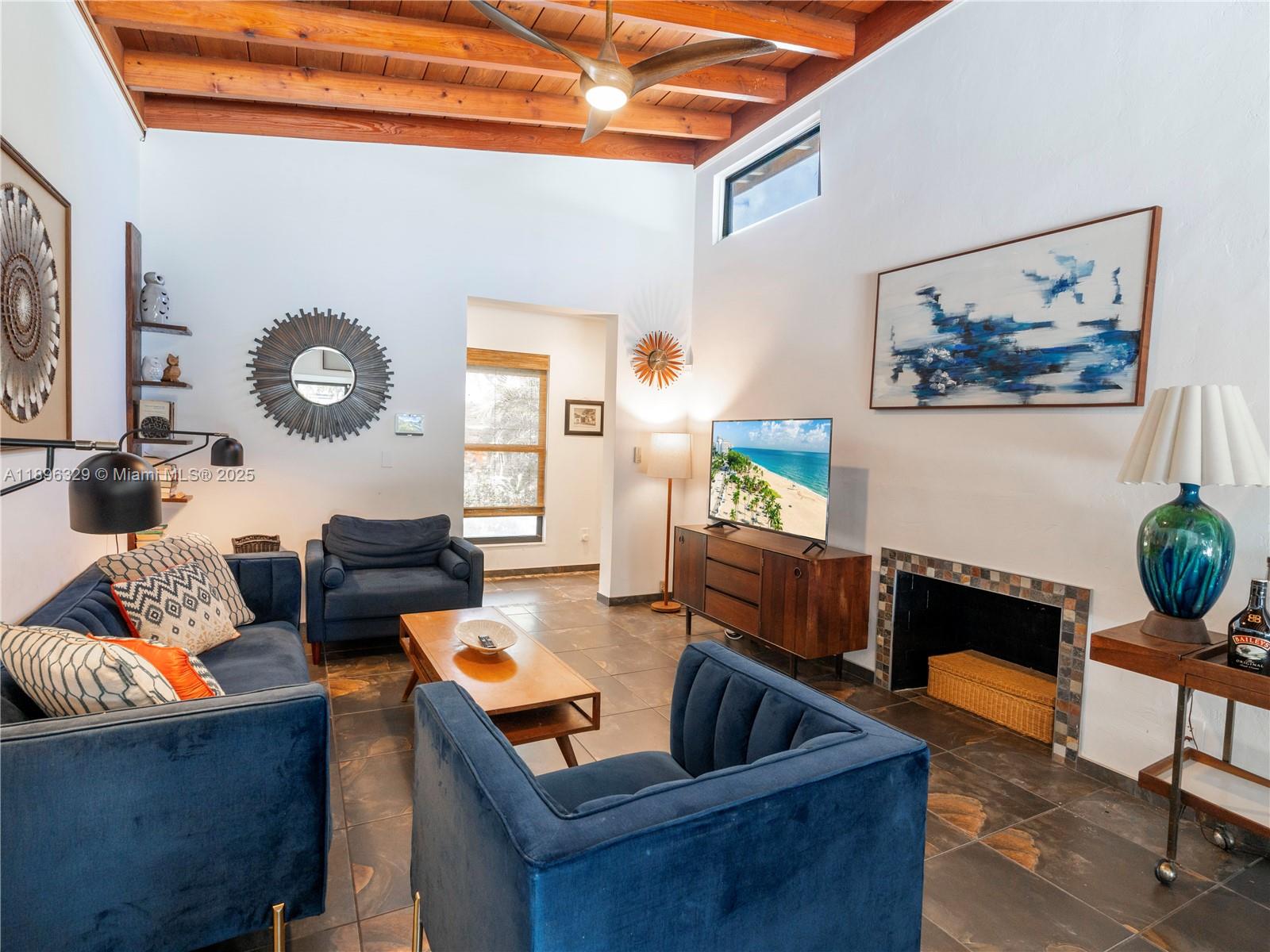 LAKE RIDGE - Residential