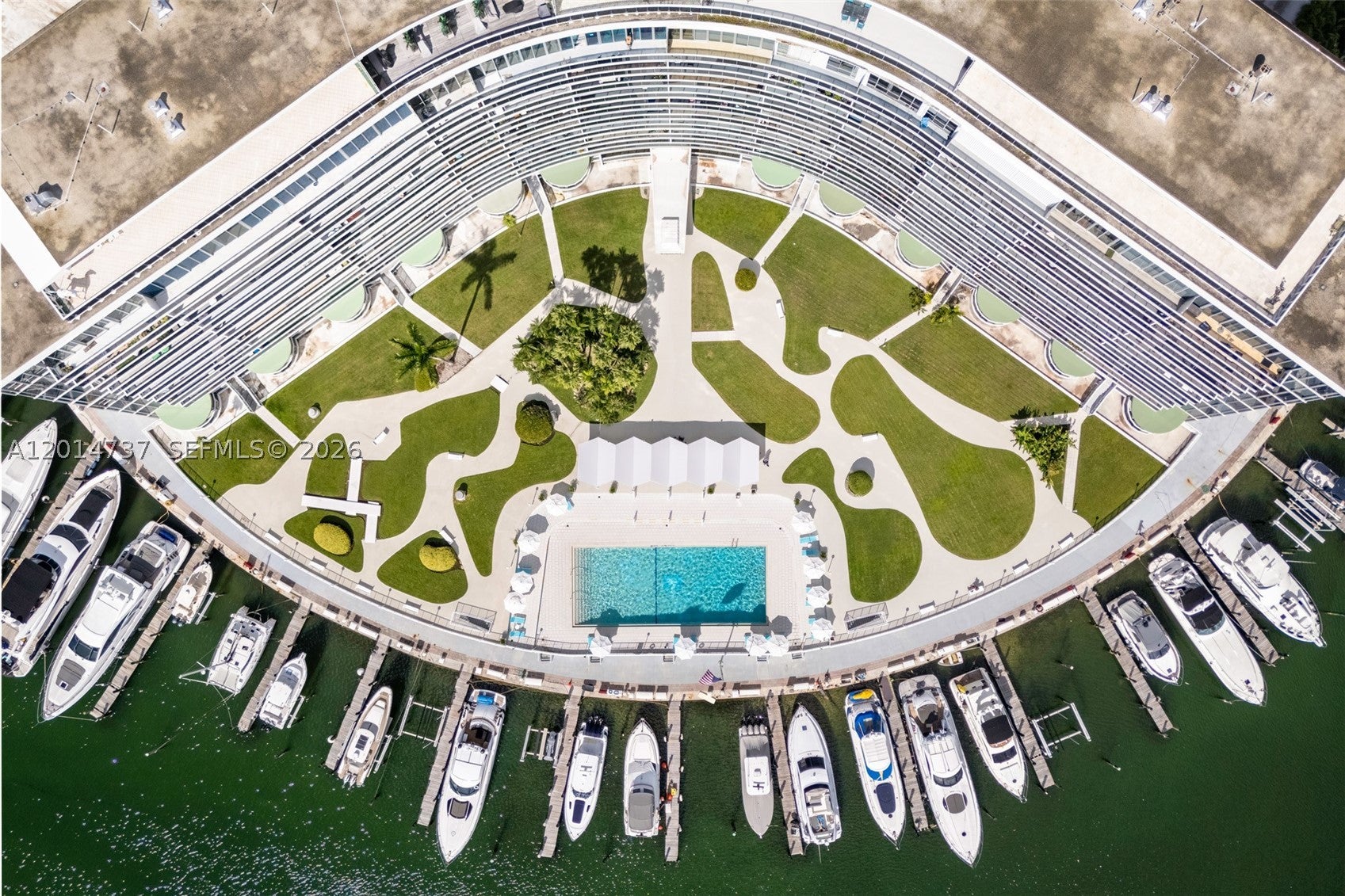 900 Bay Dr