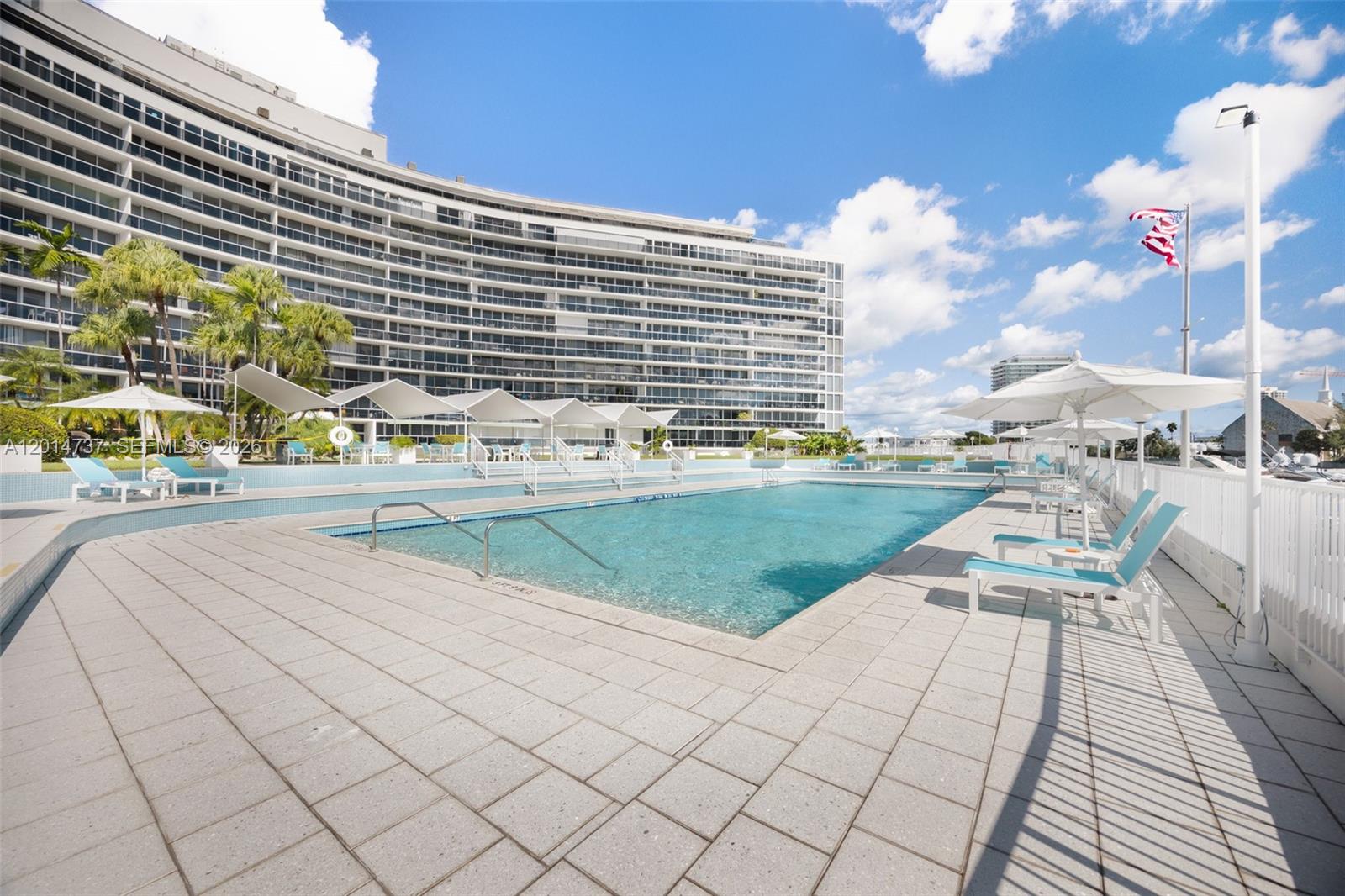 KING COLE CONDO - Residential