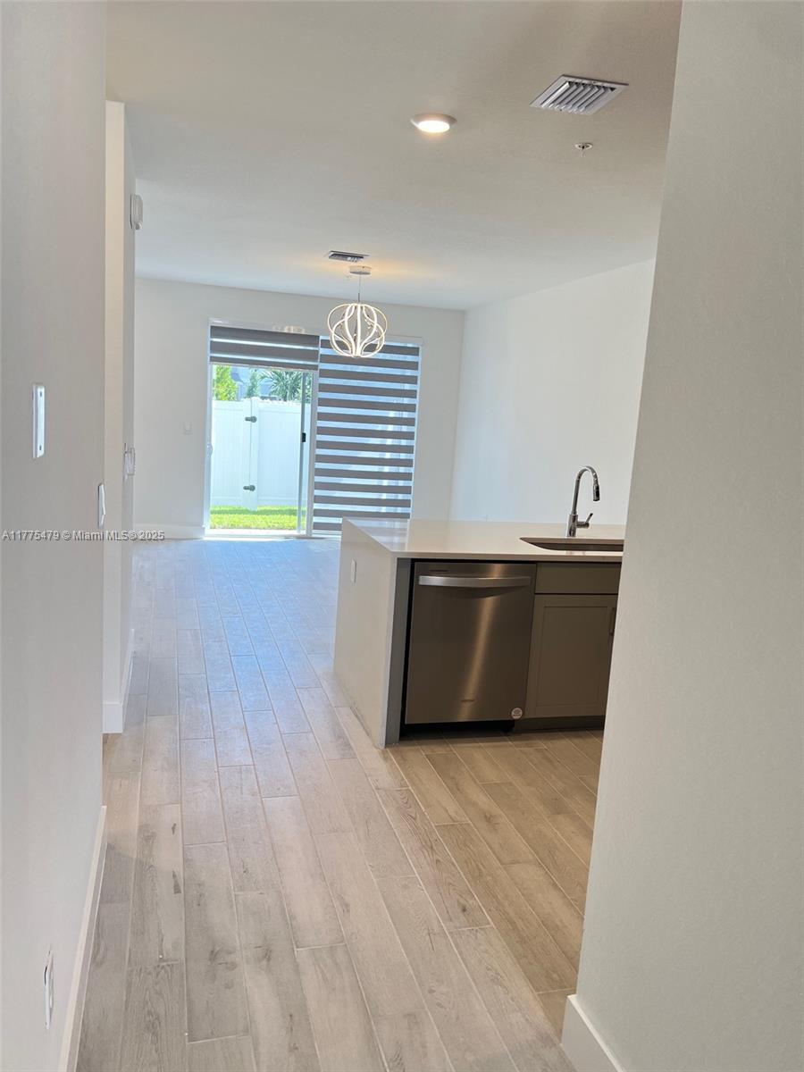 257 SW 170th Ave