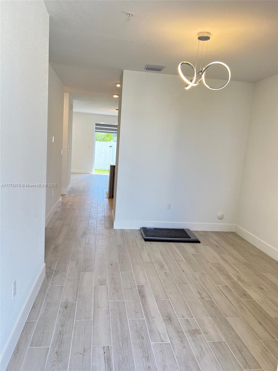257 SW 170th Ave