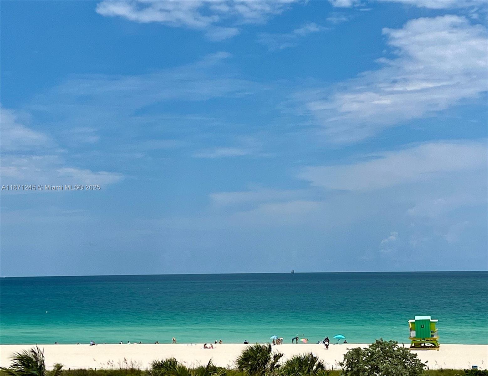 AMAZING FURNISHED BRIGHT APARTMENT, DIRECT OCEAN VIEWS, OPEN KITCHEN, WASHER AND DRYER, BALCONY, OCEANFRONT BUILDING LOCATED IN THE BEST OF SOUTH OF FITH! SECURE BUILDING, NICE GYM,SWEEPING OCEAN VIEWS FROM THE POOL DECK, BEACH/OCEAN ACCESS. CLOSE DISTANCE TO SHOPPING,ENTERTAINMENT AND ALL SOBE FUN!!!.