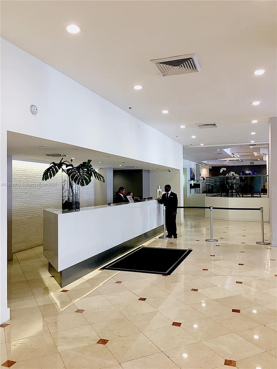 Rental Property at 100 Lincoln Rd 303, Miami Beach, Miami-Dade County, Florida - Bedrooms: 1 
Bathrooms: 1  - $2,300 MO.