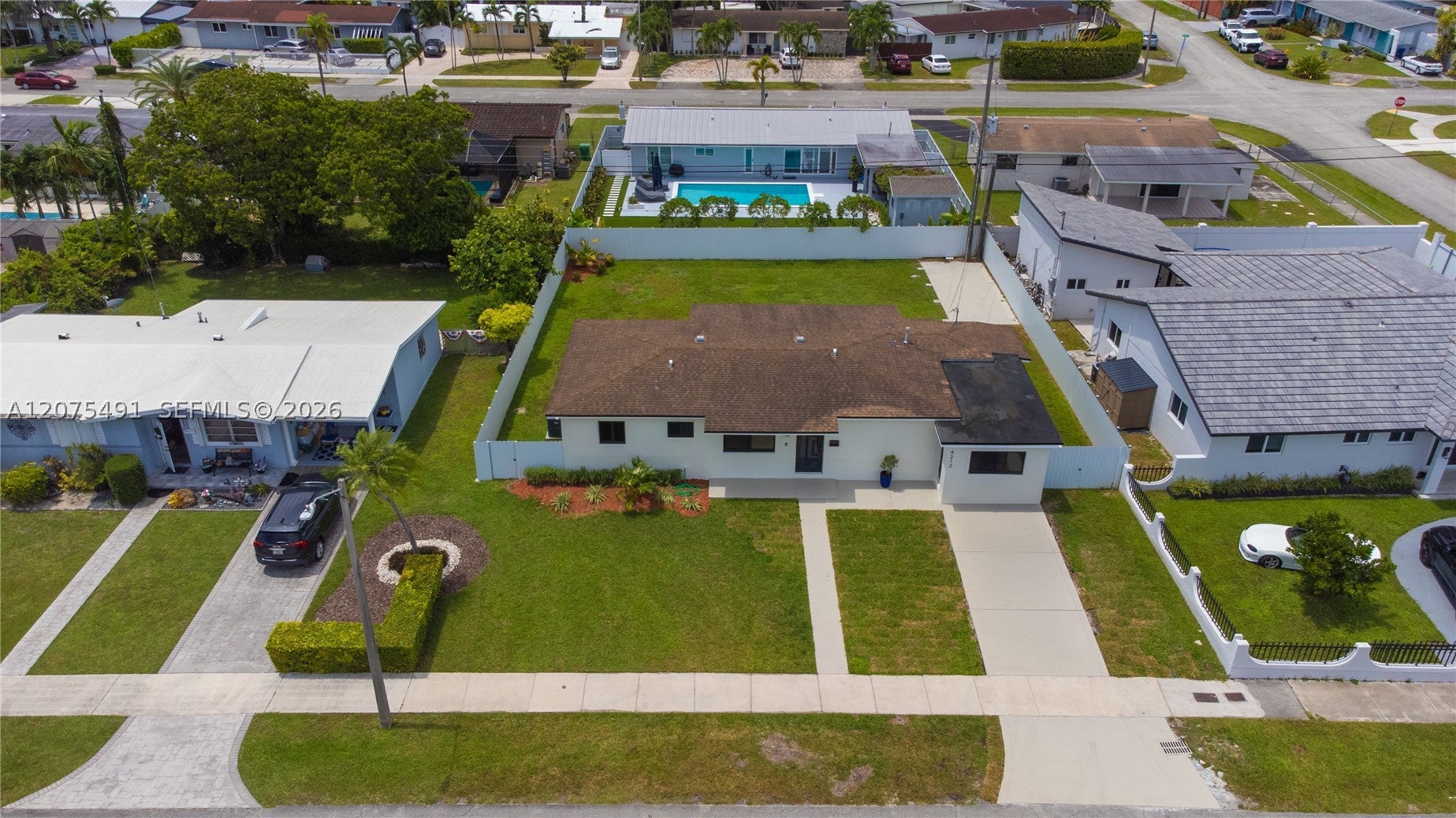 4212 SW 98th Ave, Miami FL 33165