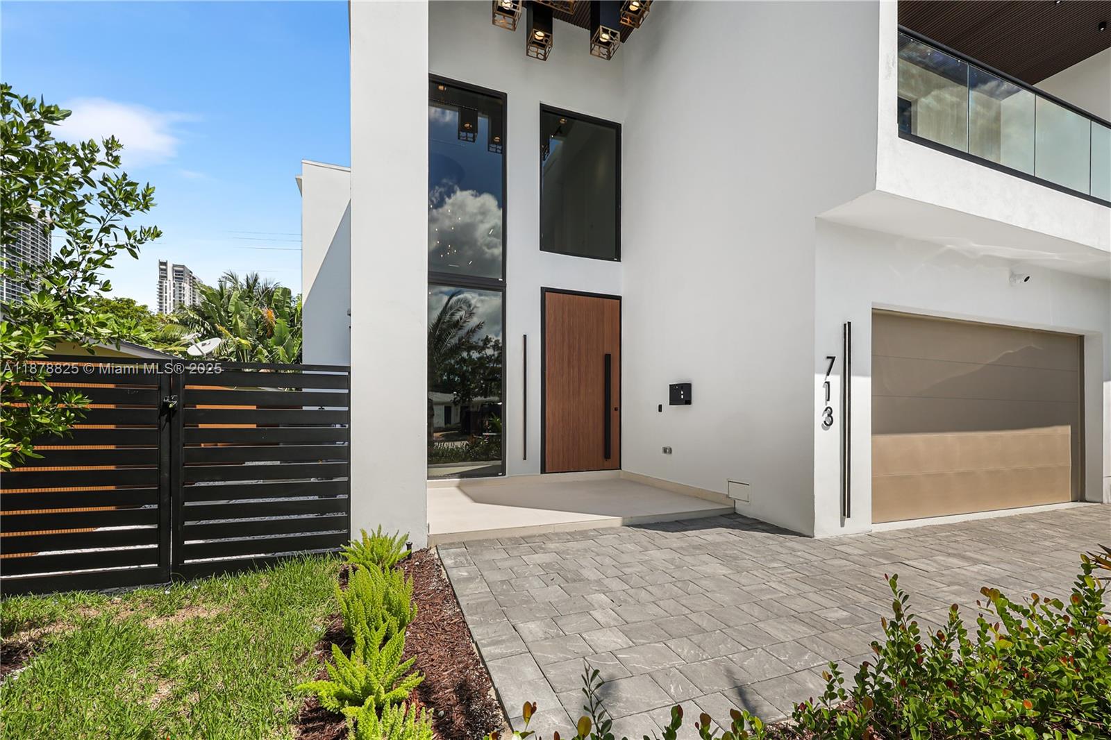 View photos, virtual tours, details... 713 SE 6th St