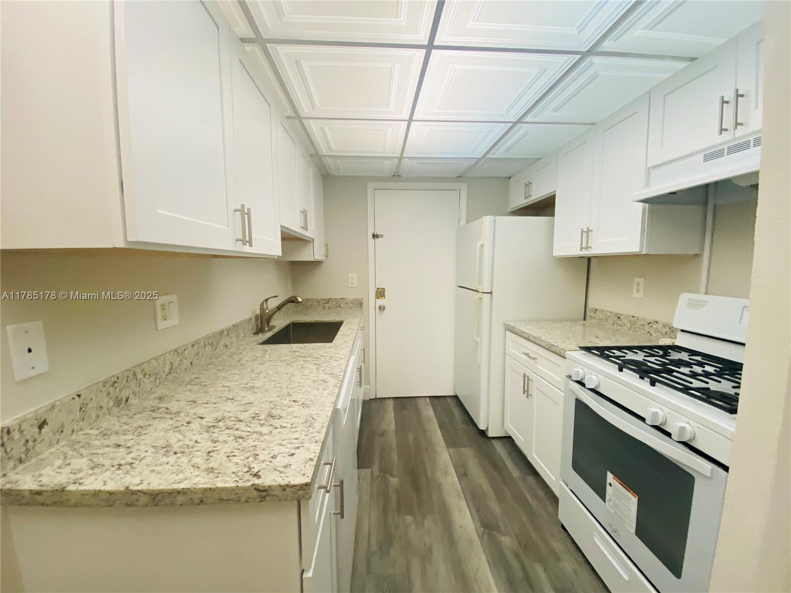 Rental Property at 17901 Nw 68th Ave T206, Hialeah, Miami-Dade County, Florida - Bedrooms: 2 
Bathrooms: 3  - $2,400 MO.