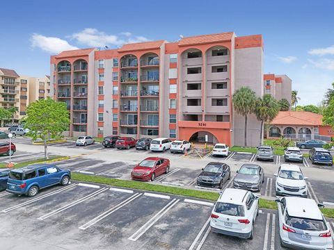 Condominium in Miami FL 5201 7th St St 25.jpg