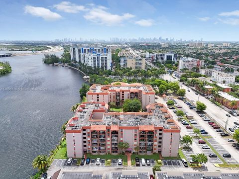 Condominium in Miami FL 5201 7th St St 31.jpg