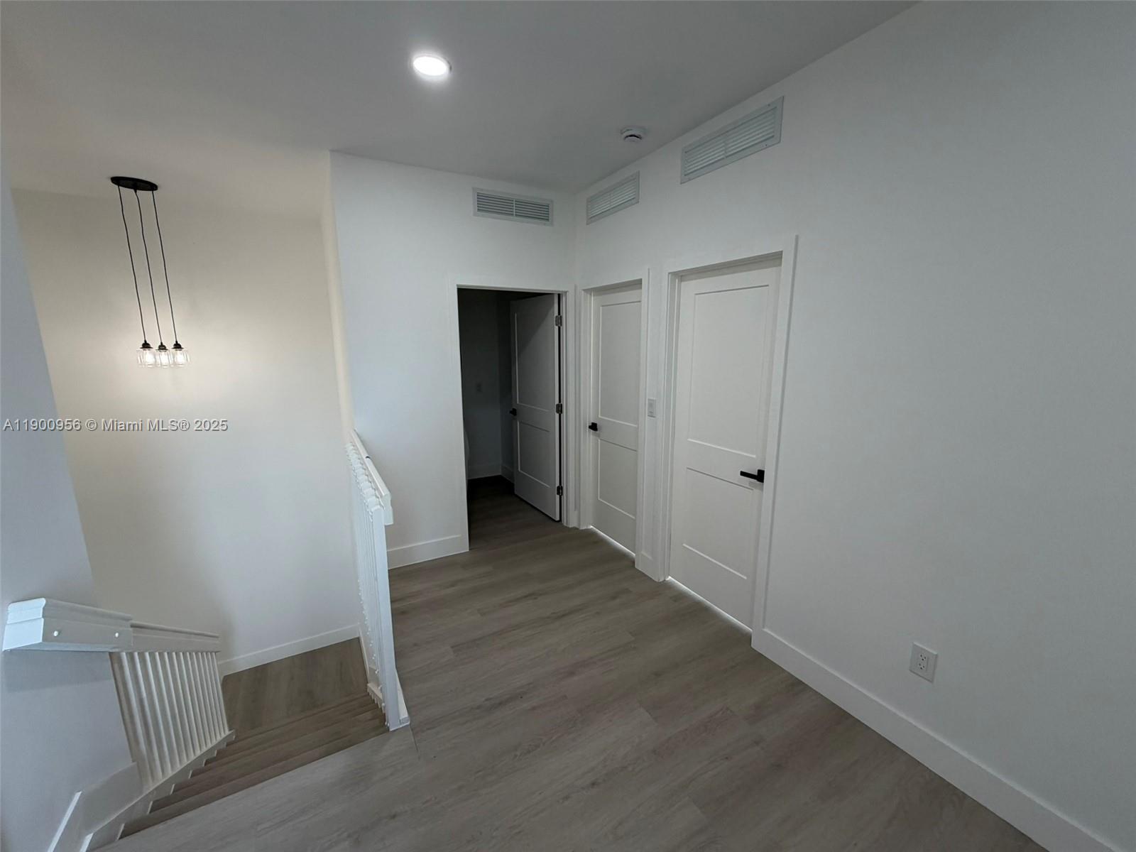 N MIAMI ESTATES - Residential