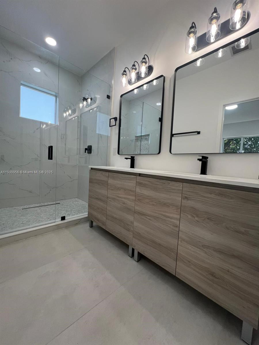 N MIAMI ESTATES - Residential