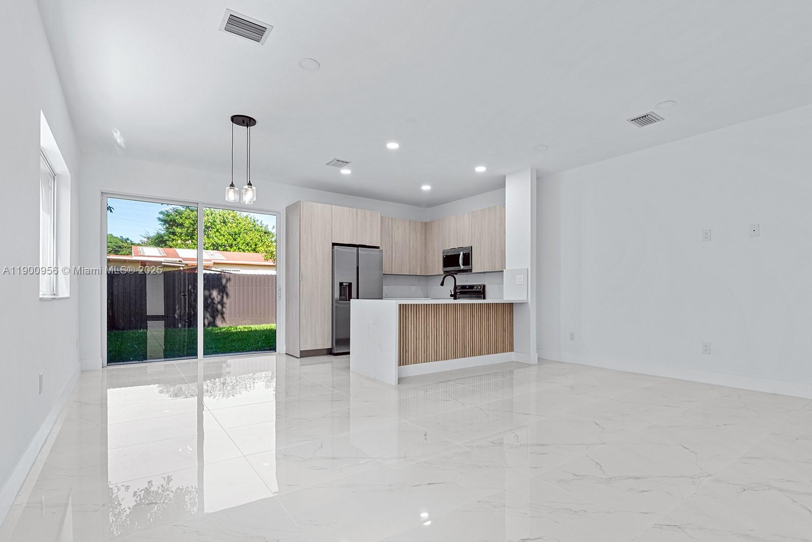 N MIAMI ESTATES - Residential