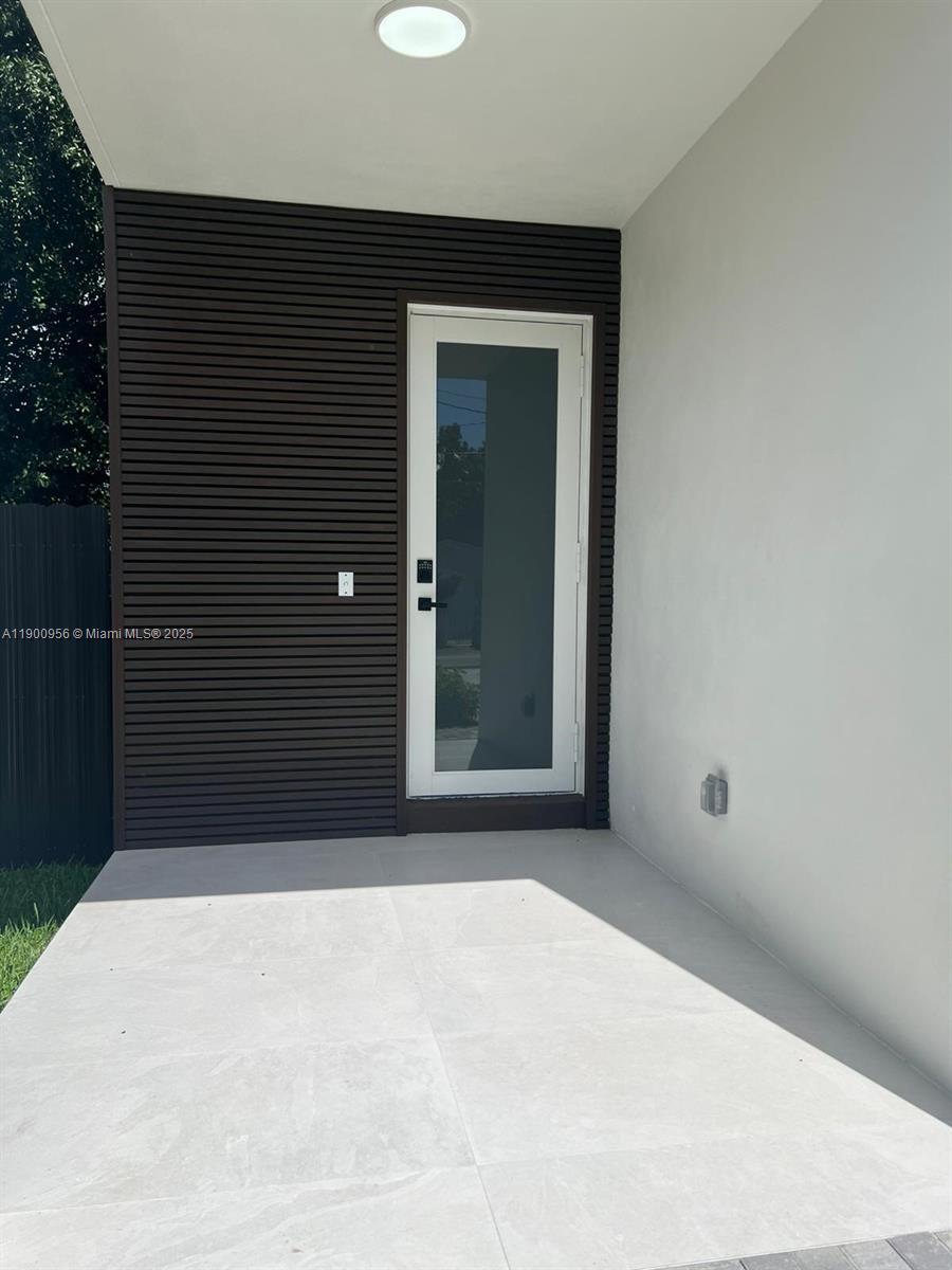 N MIAMI ESTATES - Residential