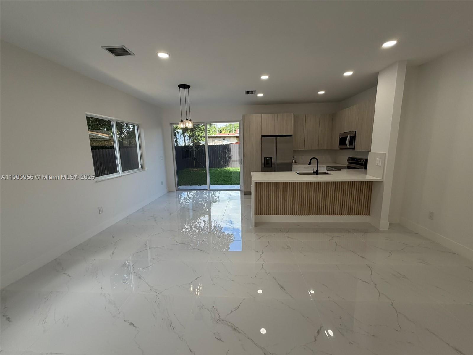 N MIAMI ESTATES - Residential