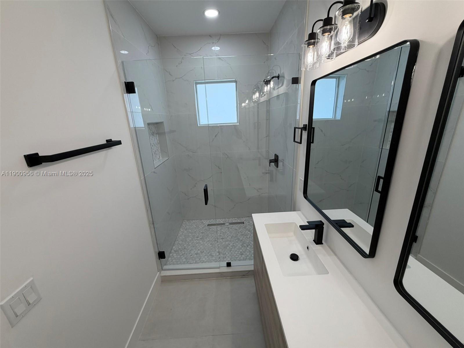N MIAMI ESTATES - Residential