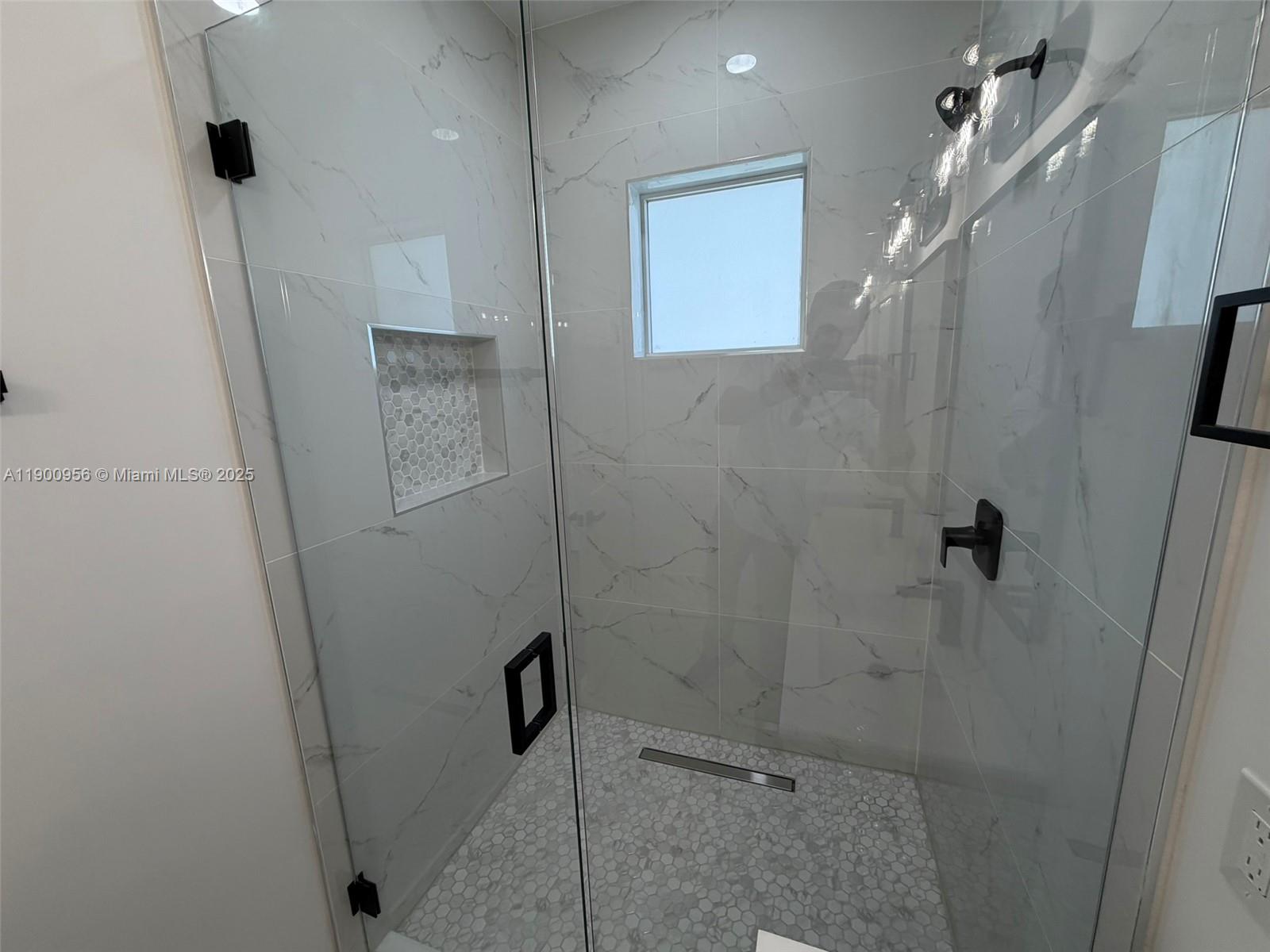 N MIAMI ESTATES - Residential