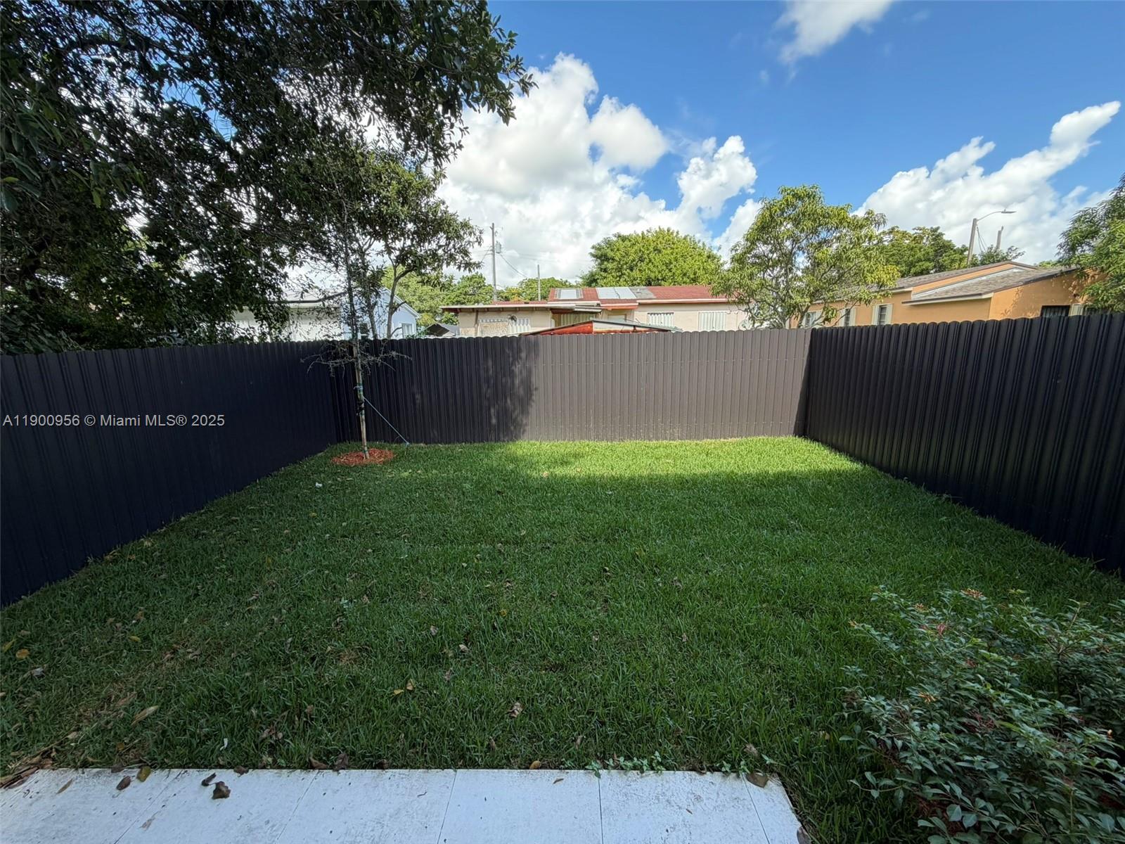 N MIAMI ESTATES - Residential