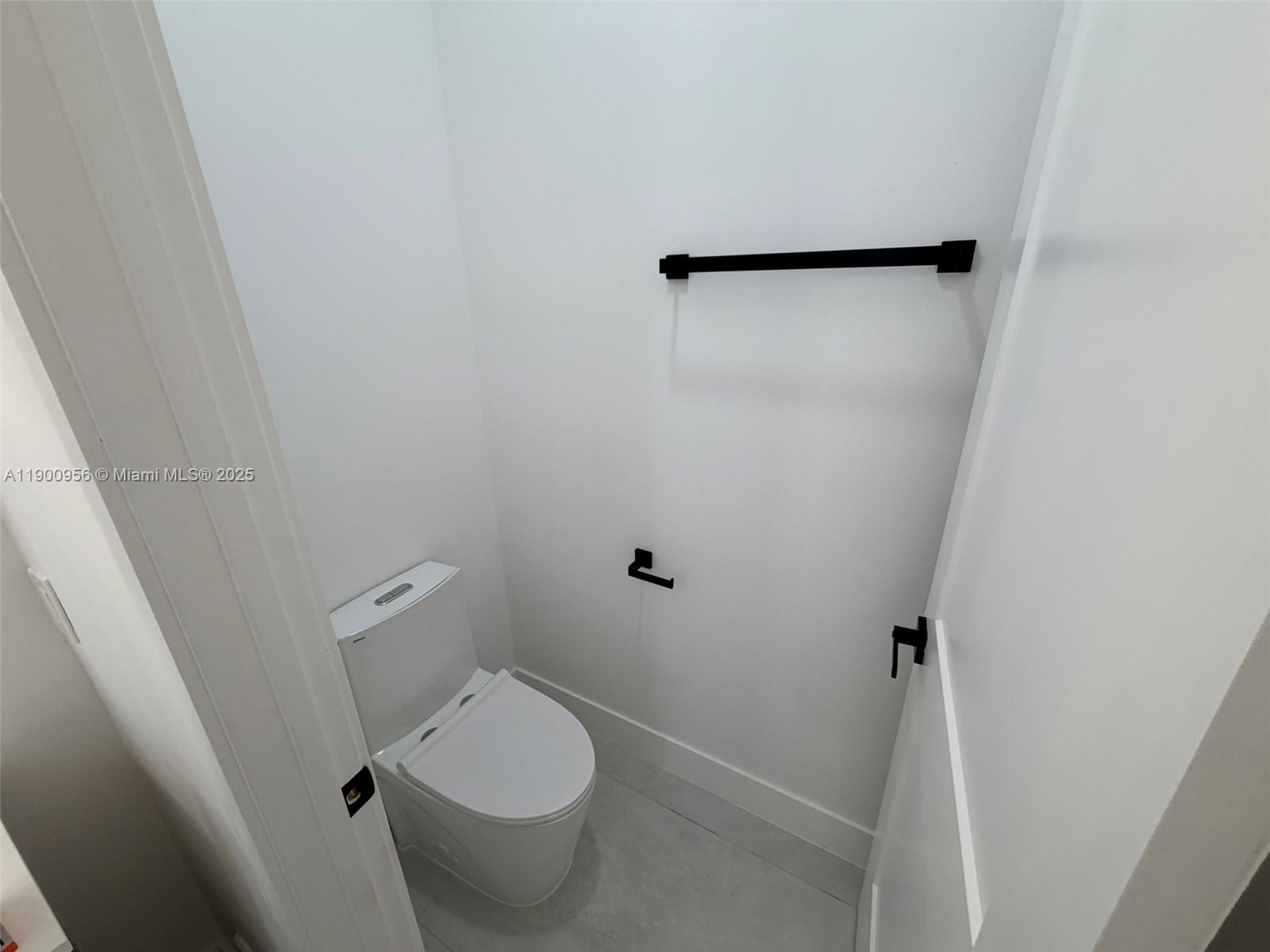 N MIAMI ESTATES - Residential